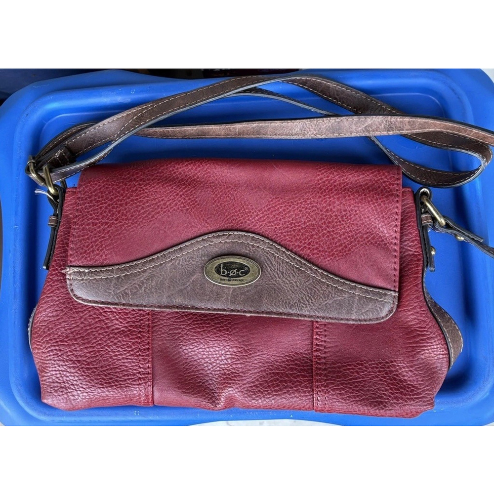 B.O.C Power Bank ( Charging Handbag) Red Faux Leather NEW Over The Shoulder